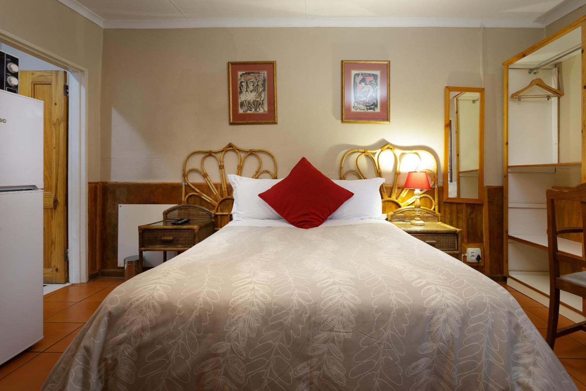 Horse And Mill Guesthouse Колсберг Экстерьер фото